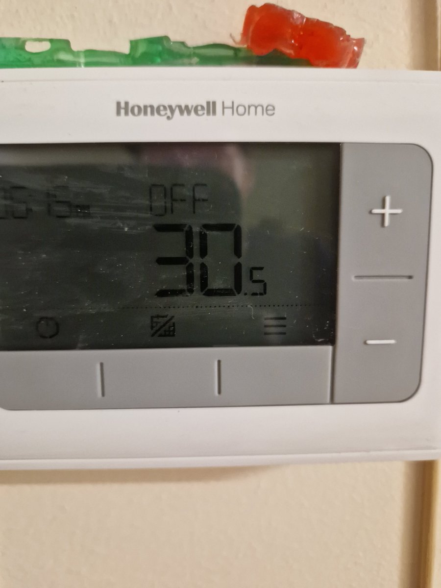 paul_wadlow's tweet photo. The temperature in my flat at the moment https://t.co/HMomDVpfQR