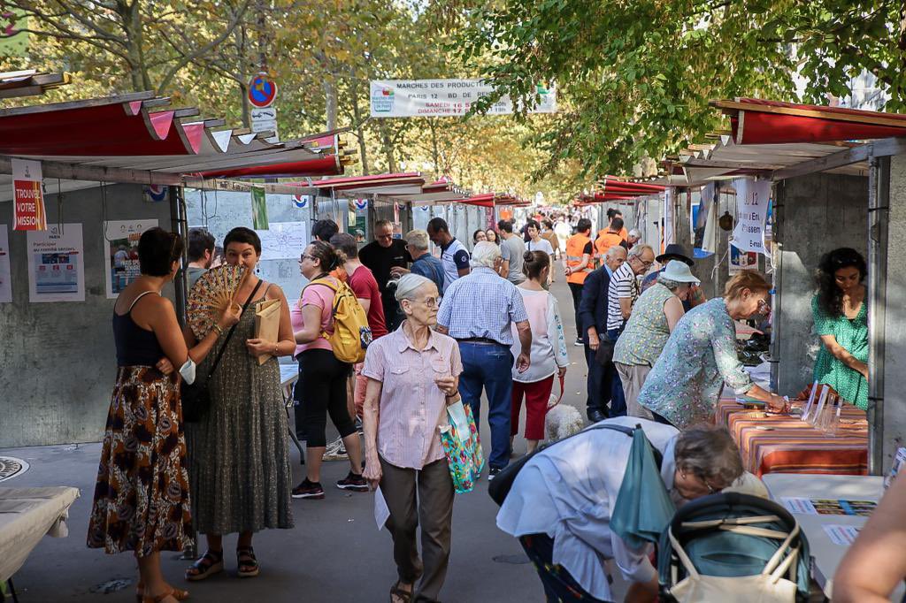 EPierreMarie's tweet photo. Un grand merci aux associations présentes sur le forum ! Votre engagement, bonne humeur et dynamisme font la force du 12e, vous faites vivre notre arrondissement et cette fabuleuse journée passée aux cotés des habitant·es. https://t.co/wpfaz1GJxX
