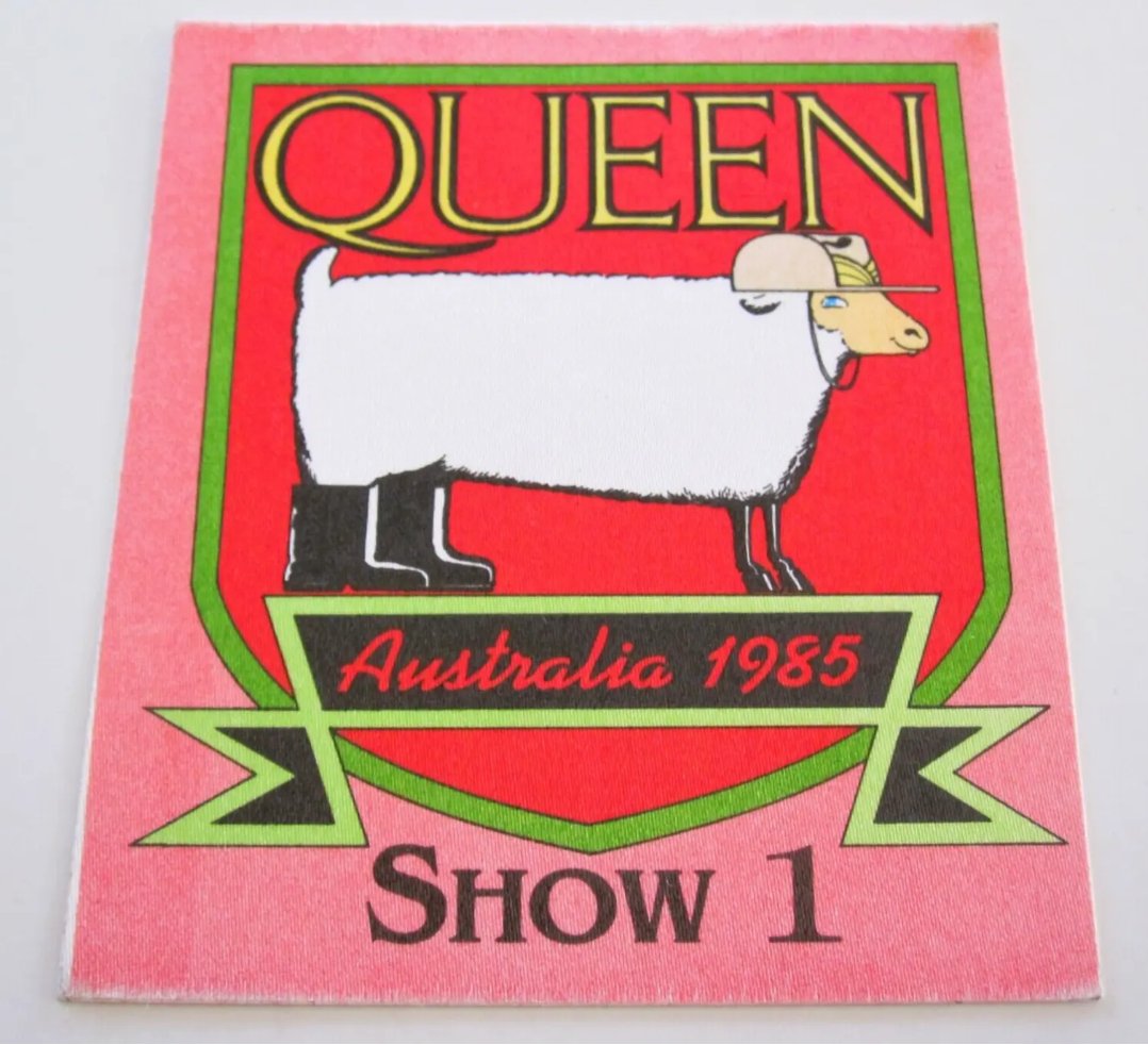 QueenFanStore's tweet photo. https://t.co/xCE0hfBxVa