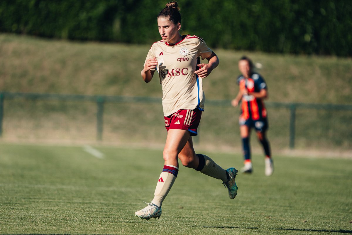 ServetteFCCF's tweet photo. 𝗗𝗲 𝘃𝗮𝗹𝗲𝘂𝗿𝗲𝘂𝘀𝗲𝘀 𝗦𝗲𝗿𝘃𝗲𝘁𝘁𝗶𝗲𝗻𝗻𝗲𝘀 💪🇱🇻

Face à une solide équipe de @MontpellierHSC nos Servettiennes s’inclinent sur le score de 2 à 1 ! @ClemaronMaeva est la buteuse côté grenat ! 🔥

#NotreVilleNotreClub https://t.co/WDL55EluC3