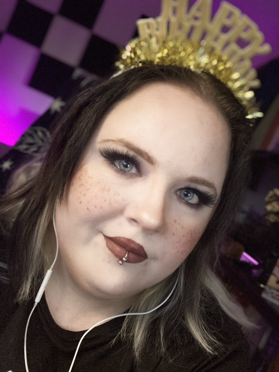 It’s party time fam! Let’s celebrate my bday with something spooky and then later some among us and then who knows what! Weird sodas for every 10 subs! 50 subs inflatable unicorn dance party! Link in bio 🥳<a href="/BuzzKill/">BuzzKill 🐝</a> #hivelife #birthday