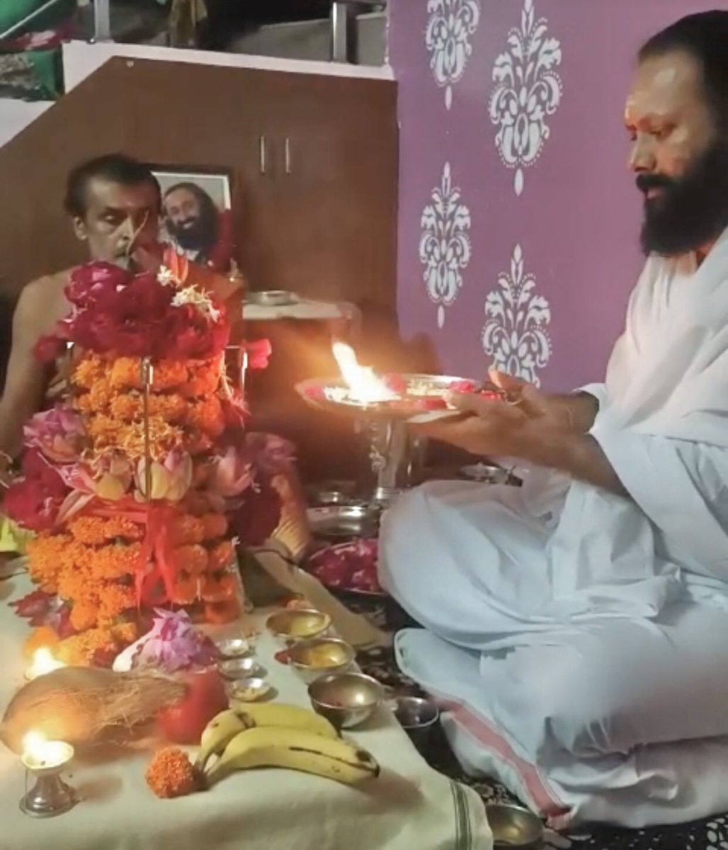 JGDSwamiji's tweet photo. #SravanRudraPuja2023 today evening Pooja from #singarva #Ahmedabad #VDSGujarat
@AOLGujarat @Vaidicpujas https://t.co/h3Mqgxo0aL