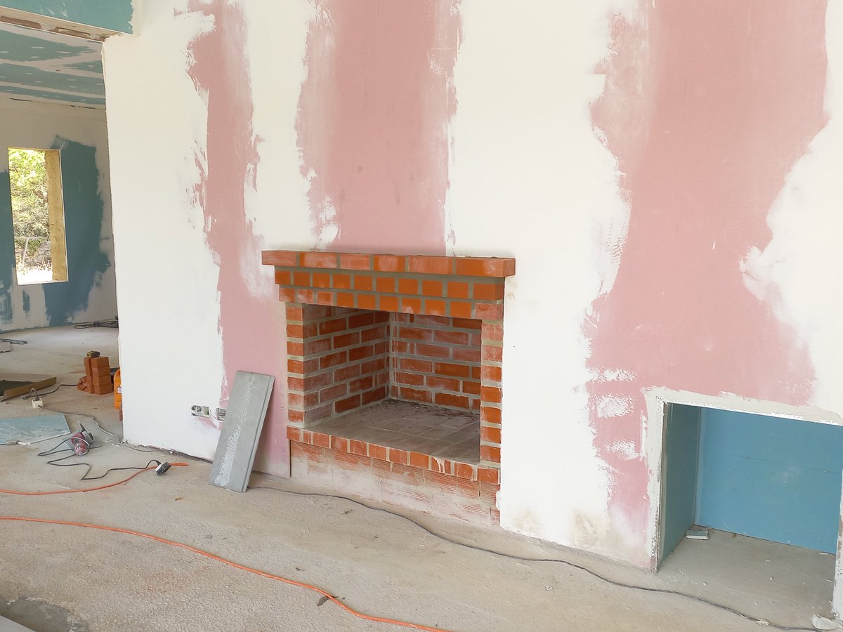 ConceptJenius's tweet image. After debating my choices for the last 24 hours, I'm pleased with my tile decisions 😁 And the brickie did a great job of the fireplace 😍 #openfire 

Taking shape. Downstairs should be finished by the end of next week, without windows.