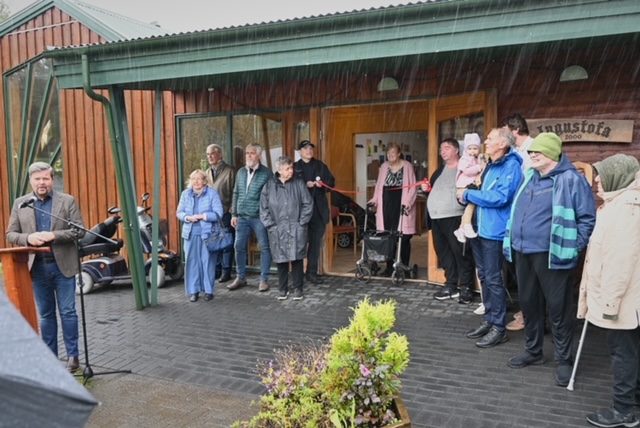 Sólheimar in Iceland is a sustainable community where more than 100 individuals with various disabilities live and work together. 

Today @rampur opened up 8 ramps in their beautiful little village in Grímsnes.