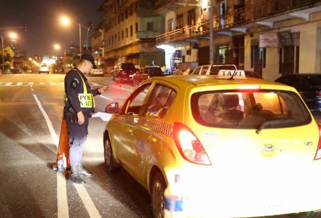 FrenteColonense's tweet photo. Urgen reforma a ley 18, donde se respete el libre tránsito y la Constitución. Igual donde se regule quien llena los perfiles (civil) para dirigir el @MinSegPma y @ProtegeryServir https://t.co/5MyDxHI2Fv