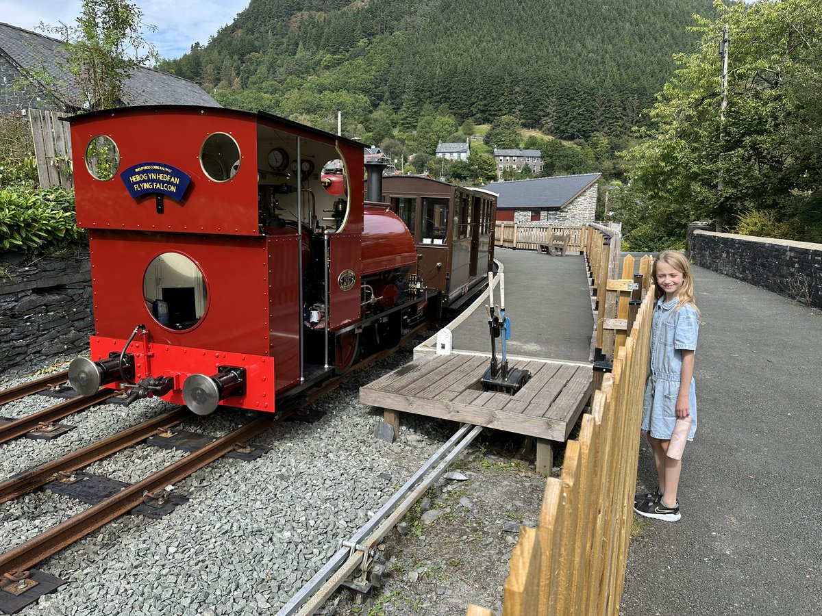 WalnutRede's tweet image. @CorrisRailway Superb little trip on the Corris today. Unwittingly dropped on the first day in service of the superb little Falcon replica. Newest steam loco in the world, quite an accolade🤗 Lovely friendly railway, wish you well! #railway #train #narrowgauge