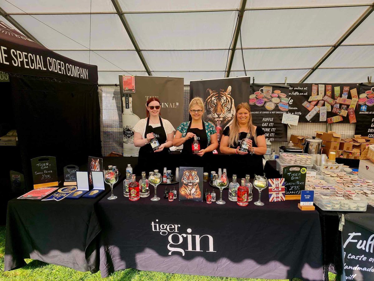 TheTigerGin's tweet photo. We are back at the Ludlow Food Festival tomorrow, pop over and say Hi to us and try some of our award winning gin! 🐯🍸
#ginandtonic #ludlowfoodfestival #ilovegin #ginandtonic #tigergin #cocktails #gin https://t.co/JzHL2Ltaq4