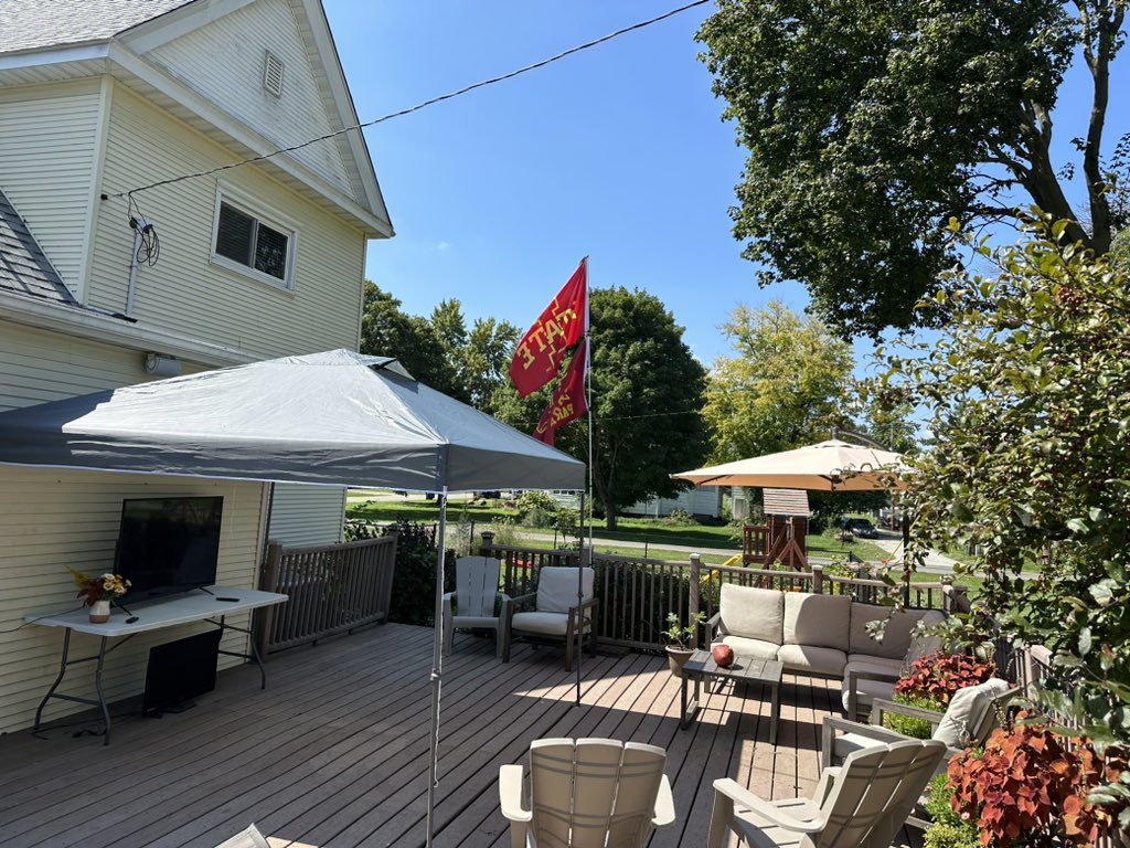 Andrew Larson tweet media