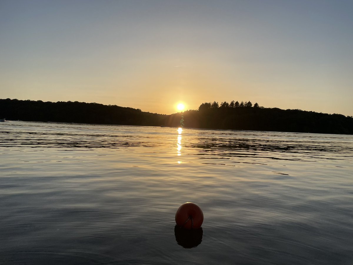 MartineVandew's tweet photo. #Weekendje genieten van zon en water ☀️💦 #lacsdeleaudheure. Fijne avond! https://t.co/yjcJSYiU0g
