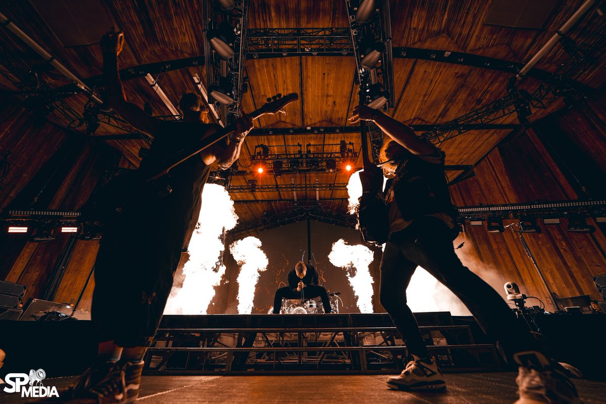 SHINEDOWN tweet media