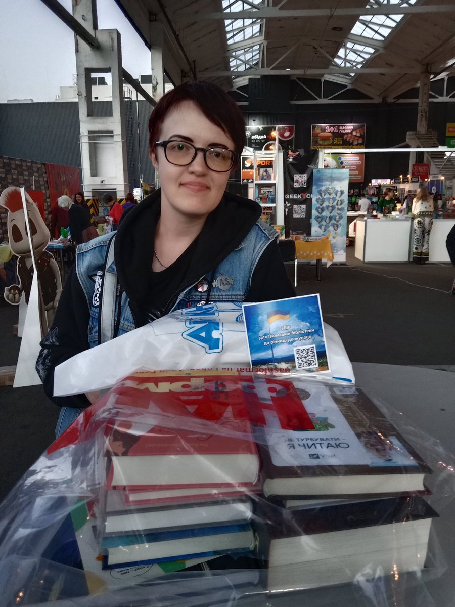supportizyumlib's tweet photo. Щоб привітати ізюмчан з річницею деокупації ми закупились на 5286 грн і  книги та журнали вже їдуть в Ізюм з Kyiv book fest!

Детальні фото нижче в треді.

Я на фесті ще завтра і можу докупити ще :) тому бажаючим задонатити банка та сама:

https://t.co/NAyBybdQRm
5375411205866242 https://t.co/sW61j7owcn