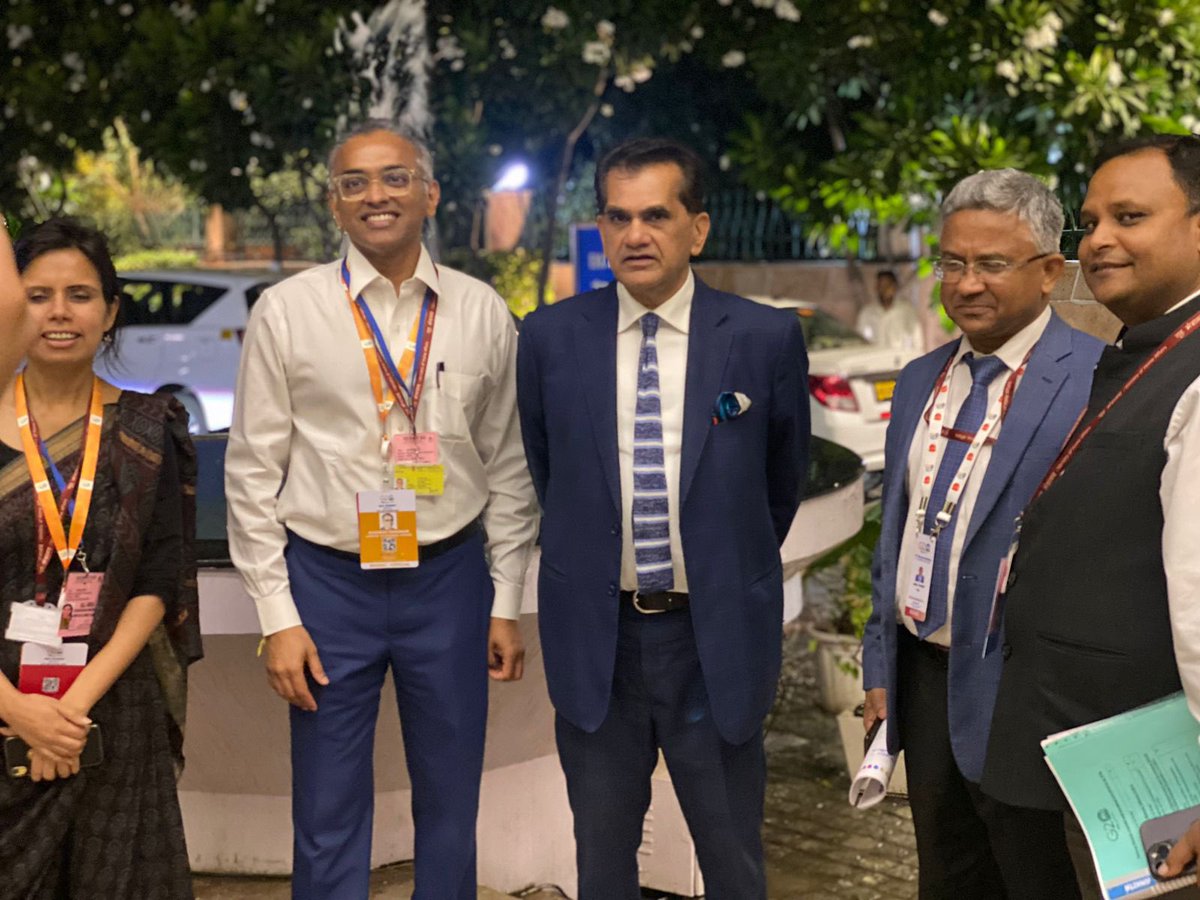 With my young, dynamic &amp; committed team of officers who have delivered 100% consensus on the G20 #NewDelhiLeadersDeclaration. 

Abhay Thakur, <a href="/NagNaidu08/">Nagaraj Naidu Kakanur</a>, <a href="/ashishifs/">Amb Ashish Sinha</a> and <a href="/eenamg/">Eenam Gambhir</a> 

Outstanding work! All credit to them!