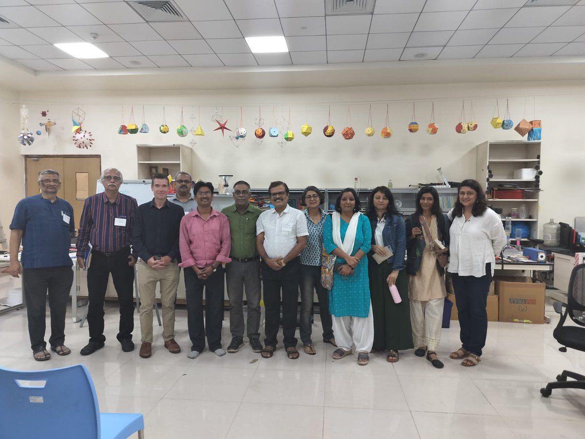 ScienceActivity's tweet image. On September 7, we had the pleasure of hosting 15 #science #journalists at #SAC. We had an amazing time discussing #hands_on activities and valuable #resources for both students &amp;amp; teachers. Their visit was in conjunction with @SMC_IISERPune roundtable conference @IISERPune.