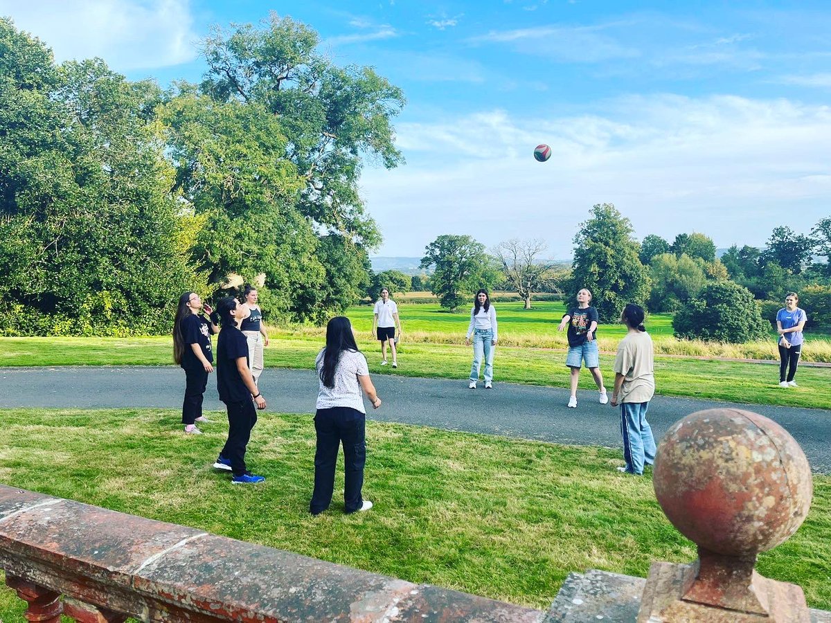 Bedstone College tweet media