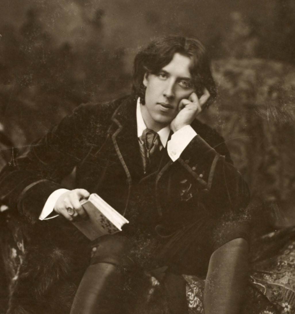Thought_Daily_'s tweet photo. "We are all in the gutter, but some of us are looking at the stars." - Oscar Wilde

Suffering visits all of us. How will you react to it? 

“Life is 10% what happens to us and 90% how we react to it.” - Charles R. Swindoll #Wilde #Philosophy https://t.co/QPN36akaC8