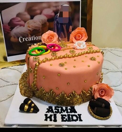 creationbyAisha's tweet photo. #EidSweets, #EidDelights, and #EidMubarakCakes. Enjoy the delicious treats and Eid celebrations! 🎉🍰🌙
"Chocolate fudge cake "🍫 Order your cake. Dm for more details. 🥳 https://t.co/MaoEn8YVb9