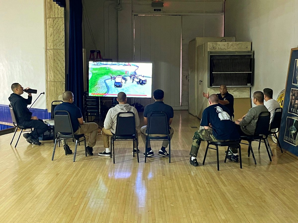 VR is an immersive experience where our officers can truly practice their crisis communication skills utilizing a professional volunteer actor! 🙏 (thank you <a href="/MalekRahbani/">Malek Rahbani</a>) <a href="/LAPDMEU/">LAPD Mental Evaluation Unit</a> <a href="/LAPDHQ/">LAPD HQ</a> <a href="/LACDMH/">LA County Dept of Mental Health</a>