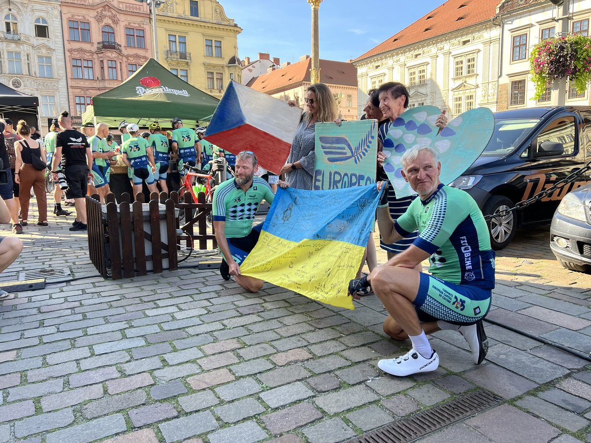 kitehunter's tweet photo. From Plsen with love. #europeanpeaceride showing solidarity with Ukraine! #westandwithukraine #chemnitz2025 #fit4bike https://t.co/qZAnQhCQFV