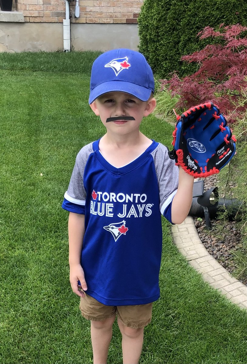 MCOdd62's tweet photo. Hey @BlueJays add two new young ones to the @DSchneid7 fan club! https://t.co/JjPdh1YyAQ