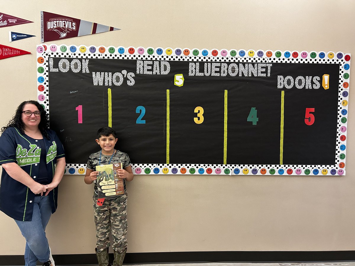 castilloclassrm's tweet photo. Our βοΈ librarian, Mrs. Janak βοΈ is encouraging students to read Bluebonnet books with an interactive bulletin board. Students (and staff) are excited to get to write their name down as soon as they read a book π #LobosRead #LevelUpLobos @PISD_LandIM @PasadenaISD_TX https://t.co/VPpWYo4neg