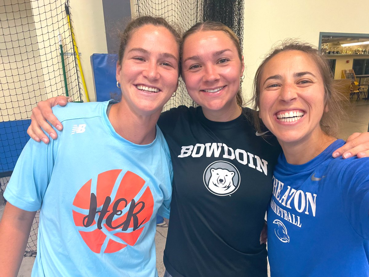 Sara Binkhorst (@coach_bink) on Twitter photo The coaching tree of <a href="/BowdoinWBB/">BowdoinWBB</a> takes on <a href="/BashHoopsNE/">Bash Hudson</a>. Tons of talent in the gym today, always looking for the right people to add to our program 😃🦁🏀 #LetsGoWheat‼️ The coaching tree of <a href="/BowdoinWBB/">BowdoinWBB</a> takes on <a href="/BashHoopsNE/">Bash Hudson</a>. Tons of talent in the gym today, always looking for the right people to add to our program 😃🦁🏀 #LetsGoWheat‼️