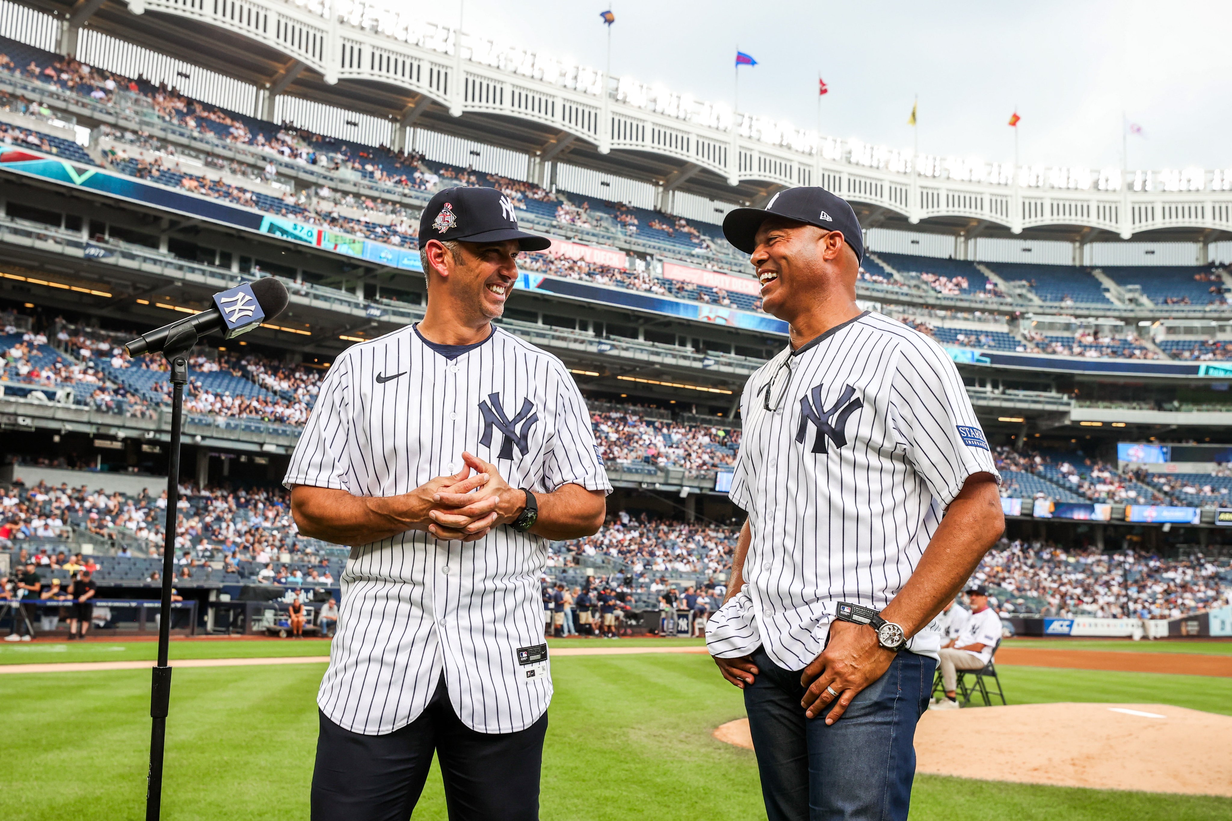 New York Yankees on X: Honoring the '98 Yankees 👏 #OldTimersDay