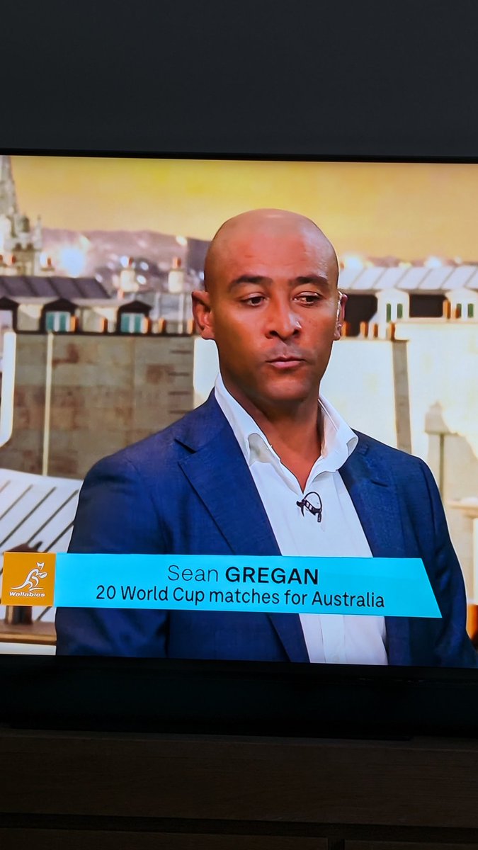 Come on <a href="/ITVRugby/">ITV Rugby</a>, how do you not know your own pundits names? Particularly when he's a former Australian captain? 🫣