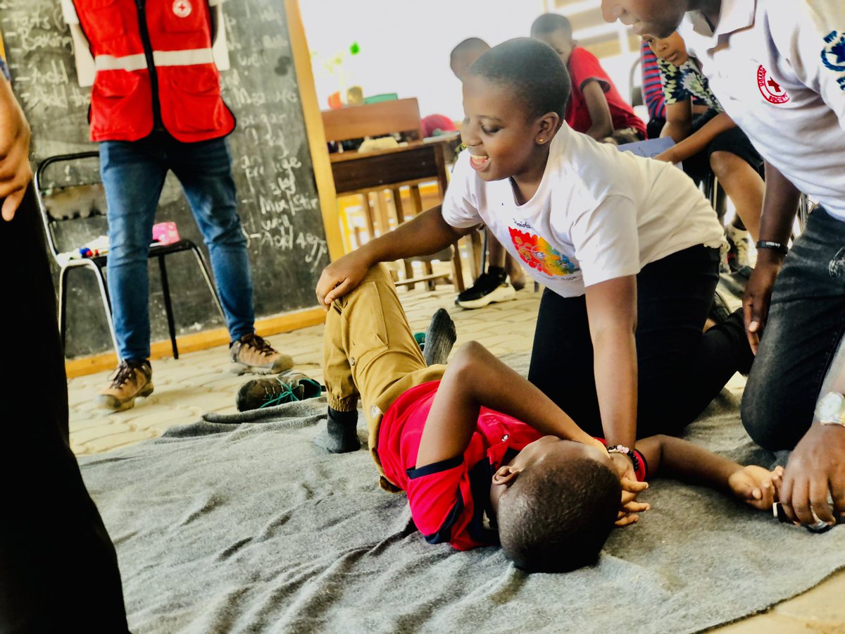 Zahc_Shyaka's tweet photo. It’s World First Aid Day & I can’t keep calm🤩🥳
On this special day I celebrate these young people who trained in @UgandaRedCross Youth First Aid Curriculum.
Youth FA means safer schools and resilient communities.
To the a #Team 💪🏻
#WorldFirstAidDay2023
#FirstAidSavesLife https://t.co/MK0Ln2baQh