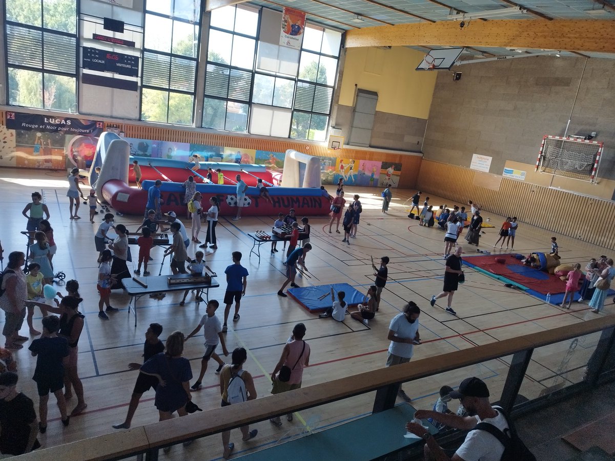 JeanYvesGarabed's tweet photo. Fête de la rentrée pour les écoliers Marcyllois. Cette période peut aussi être placée sous le signe de la convivialité, des retrouvailles et des nouvelles rencontres. Je salue le travail du Conseil Municipal des jeunes et des agents du service scolaire pour leur implication. https://t.co/Uo63eduafX