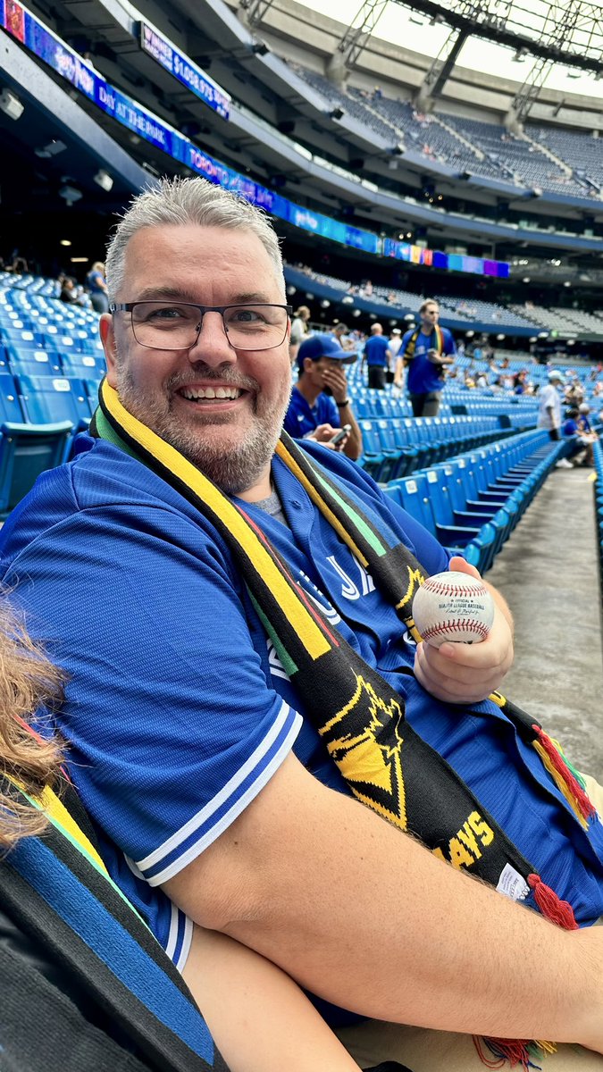 WesleyGrant's tweet photo. Harry Potter Day and a baseball caught! @BlueJays #NextLevel https://t.co/RVpdPeCnxC
