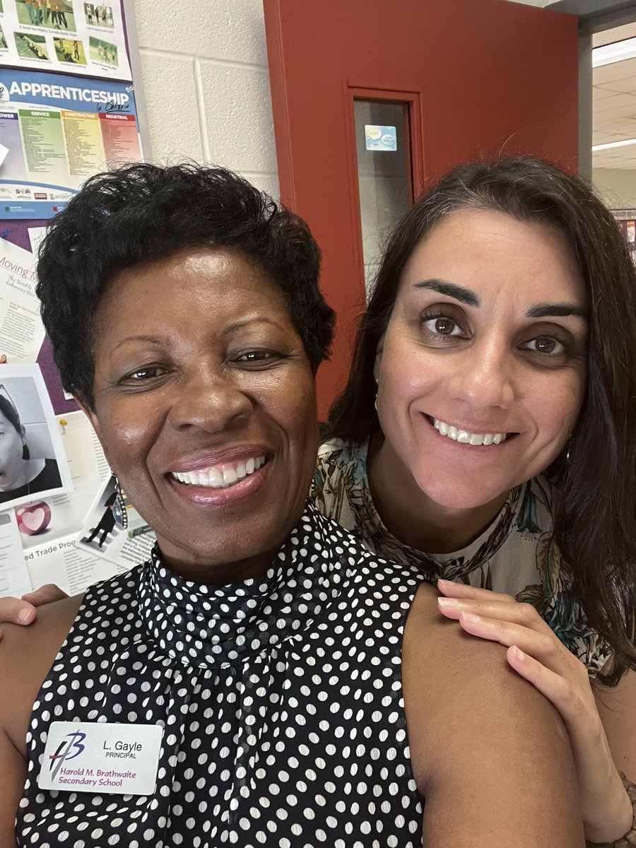 gayle_lola's tweet photo. @HMBSSBlizzards @PeelSchools 
Thanks to Ms Raza-Qureshi, several teachers &amp; over 60 volunteers, admin, office staff, custodians who made the day a success for our community, families &amp; students. Theme: Welcome! You belong here! Thanks to everyone who participated on Sept 5, 2023. https://t.co/DPPl5KADd1