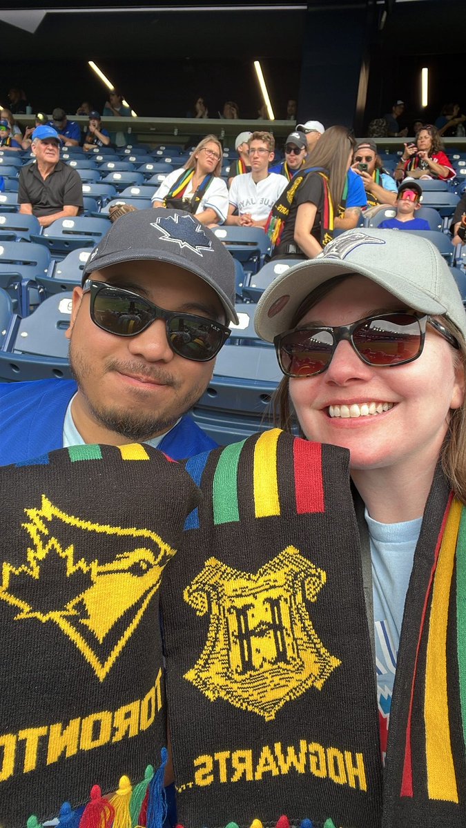 skc9292's tweet photo. We are ready to win. 
@BlueJays #firsttime https://t.co/HC3ItP8tql