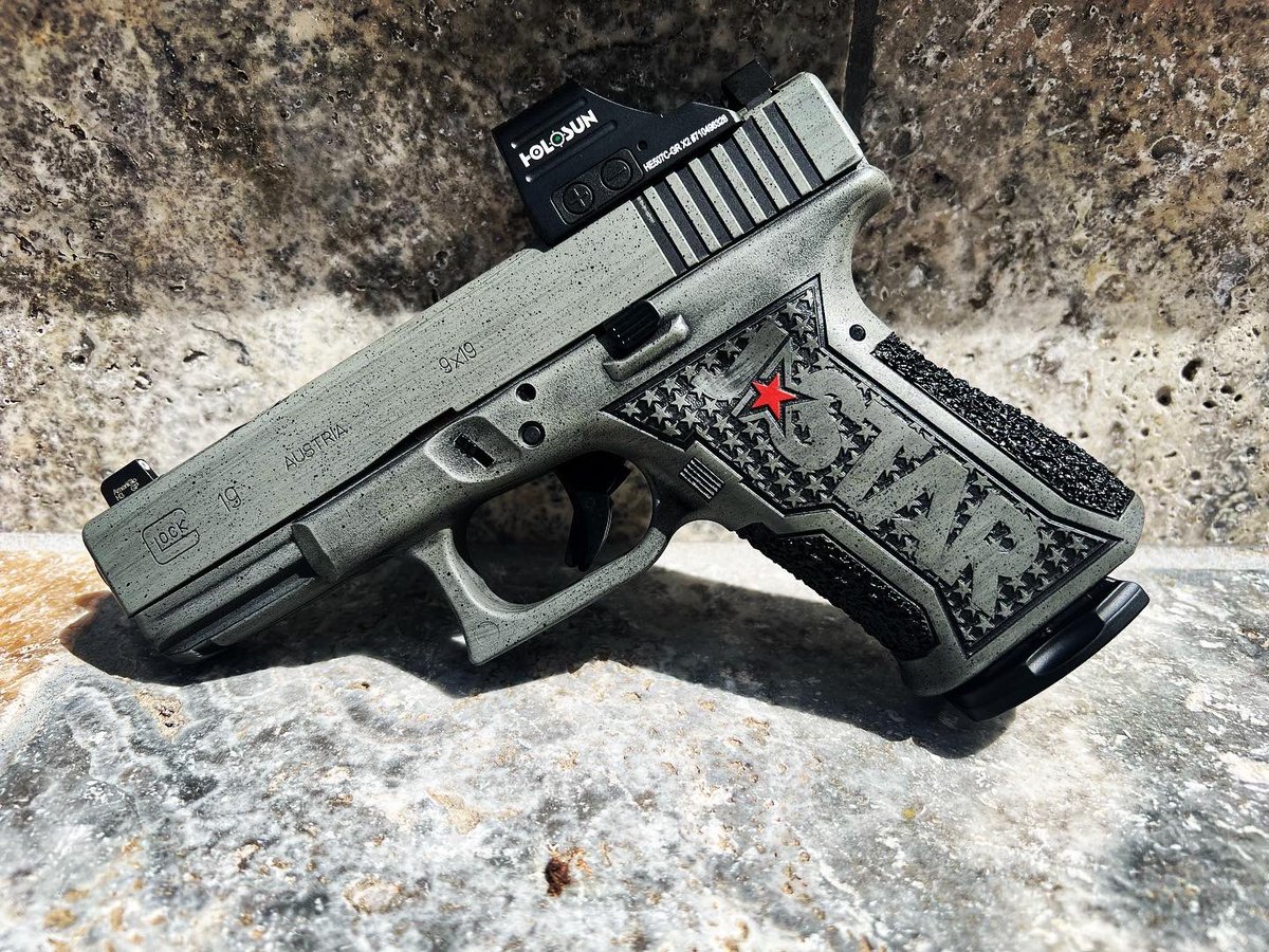 HoldwayCustoms's tweet photo. Full build on this bad boy!   @holdwaycustoms, laser engraving, cerakote and stipple.   #holdwaycustoms https://t.co/sagbZFODrv
