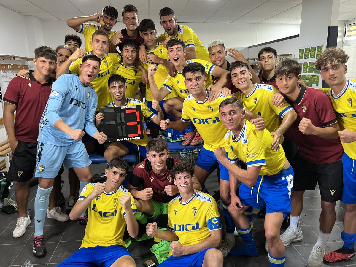 #CanteraCadista 💛💙

3 + 3 son 6, los puntos que rezan en el casillero del Juvenil A.

¡VAAAMOOOSS!