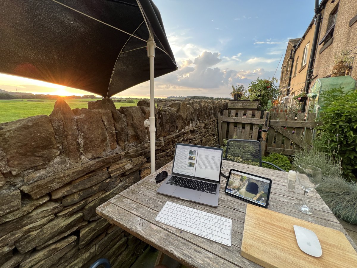 Writing about the Malpas Tunnel along the Canal du Midi… (May need a torch soon.) #CanalDuMidi #CanalDes2MersAVélo 
CyclingEurope.org/LeGrandTour
