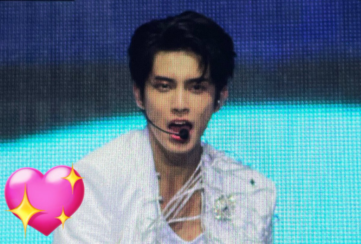 kyler_station's tweet photo. 230909 호라이즌 첫 콘서트 preview

Pogiiii💚

#HORI7ON #호라이즌
#HORI7ON_KYLER https://t.co/SE9qp82Gh7
