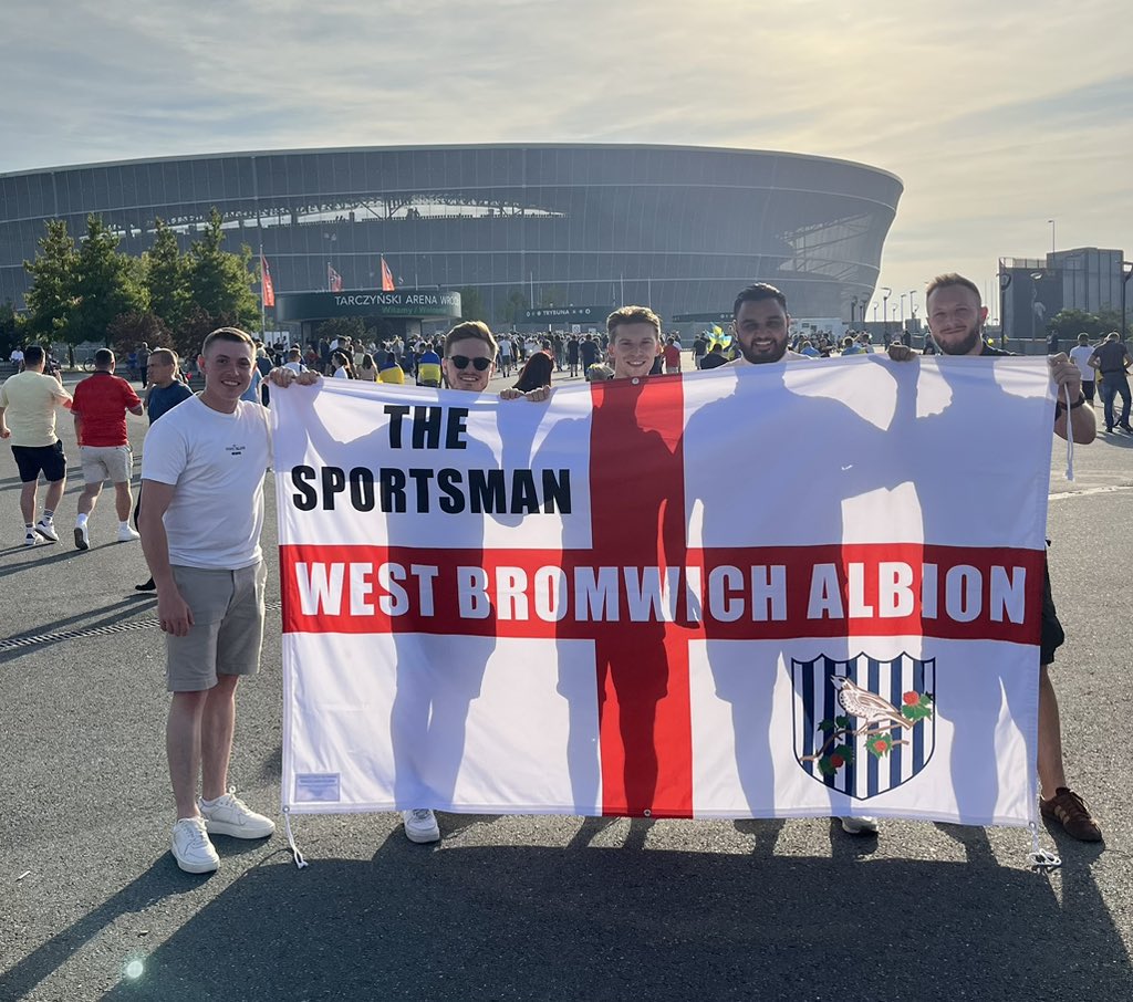 ashconlon_'s tweet photo. Ukraine away in Wrocław.🇺🇦🏴󠁧󠁢󠁥󠁮󠁧󠁿 https://t.co/A2HXl8N0US