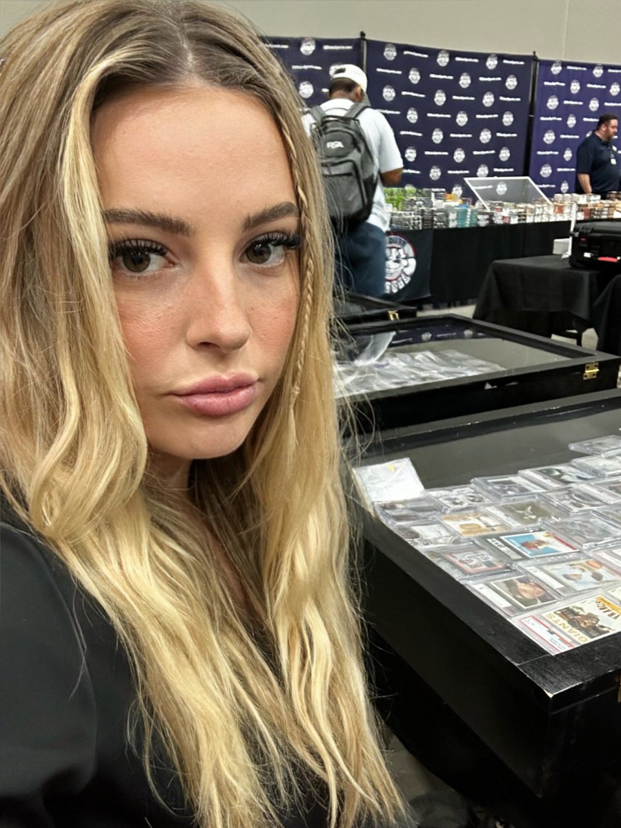 The Blonde Broker tweet media