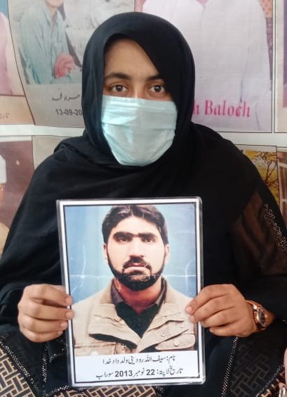 DaadShashani's tweet photo. کُجا درد بہ تیمّاراں
@FarzanaRodeni 
#ReleaseSaifUllhaRodeeni https://t.co/GT8AIi9wrl
