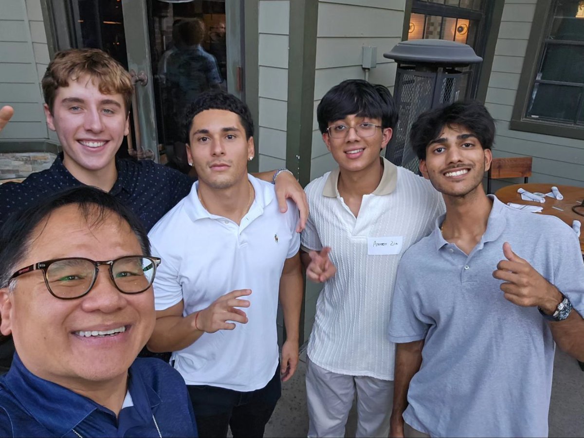 Gr8 way to kickoff the new @smublockchainclub year with a joint meetup with @txblockchain_ Especially enjoyed meeting 1st year students (see last photo)