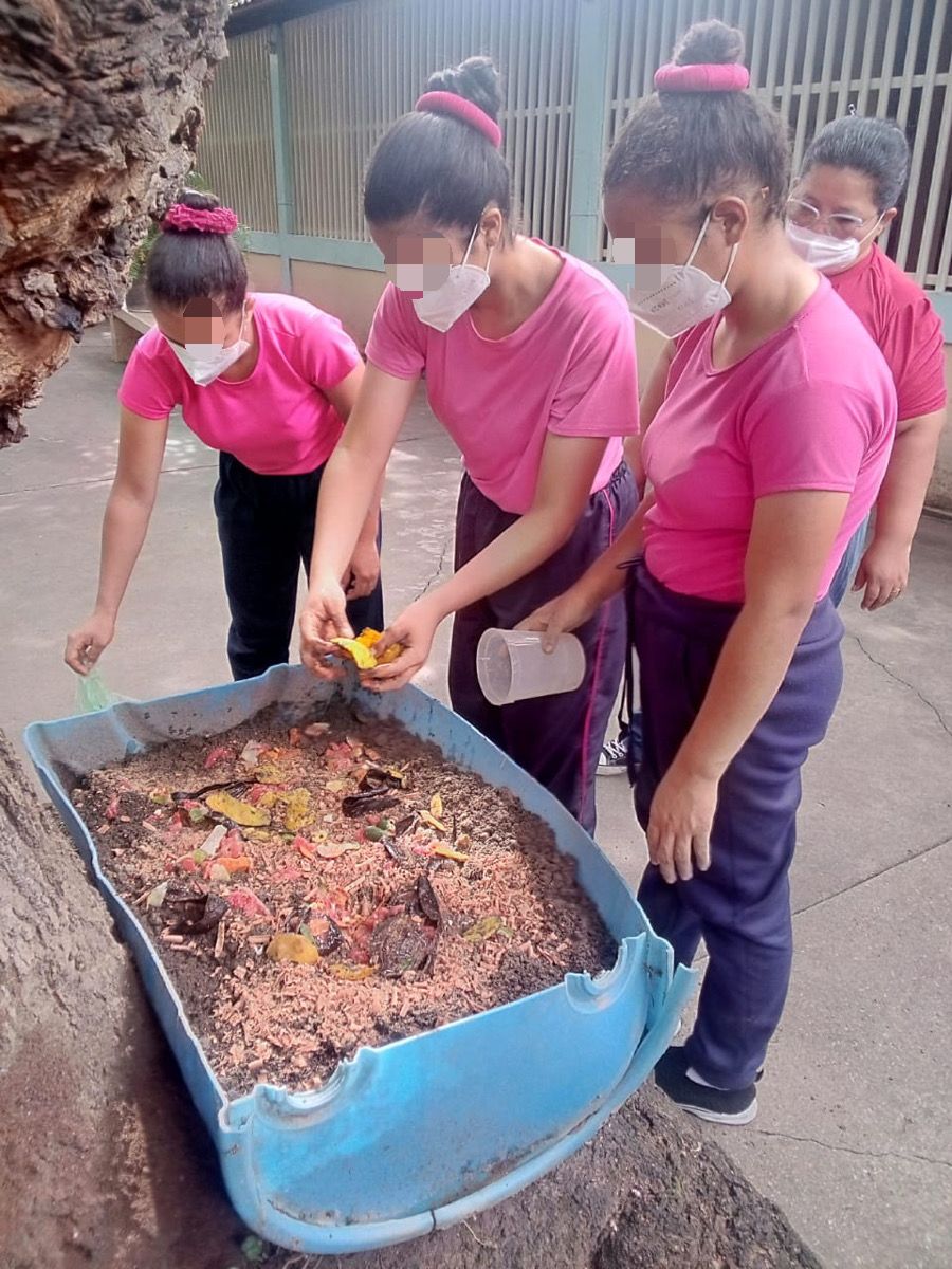 mppsp_vzla's tweet photo. #SabíasQué 👉 Adolescentes y adultos jóvenes incursos en el sistema penal son partícipes de actividades educativas y productivas, que los ayudan a desarrollar destrezas, facilitando su transformación personal y reinserción social.

#GestiónSocialEficiente
#ChinaYVenezuelaJuntas https://t.co/8SrBosZpvA