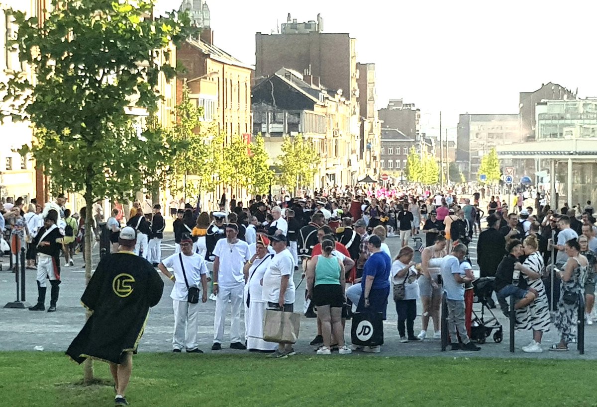 Inauguration réussie de la ville haute à #Charleroi et succès de foule en présence de <a href="/eliodirupo/">Elio Di Rupo</a> <a href="/PaulMagnette/">Paul Magnette</a> <a href="/ThomasDermine/">Thomas Dermine</a> <a href="/EricGoffart/">Eric Goffart</a> <a href="/EricMassin/">Eric Massin</a>  <a href="/charleroi_u/">CampusUCharleroi</a>