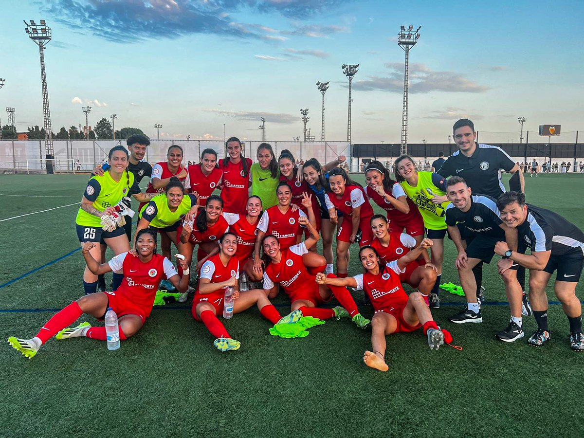 getafefem's tweet photo. 𝗥𝗘𝗦𝗨𝗟𝗧𝗔𝗗𝗢 𝗙𝗜𝗡𝗔𝗟 | 𝗝𝗢𝗥𝗡𝗔𝗗𝗔 𝟭 ✅
 
🆚 @Academia_VCF 

⚽️⚽️ R. Mbappé
⚽️ Noelia

Volvemos a casa con un +3 en el casillero 🤩🤭🚀

VAAAAAAMOOOOOOS‼️ https://t.co/vW7jxkwWby