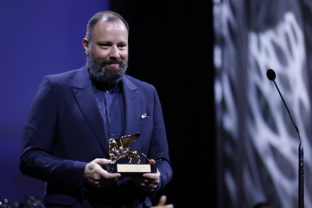 La Biennale di Venezia (@la_biennale) on Twitter photo #BiennaleCinema2023 #Venezia80
Leone d’Oro per il miglior film / Golden Lion for Best Film:
<a href="/PoorThingsFilm/">Poor Things</a> di/by #YorgosLanthimos #BiennaleCinema2023 #Venezia80
Leone d’Oro per il miglior film / Golden Lion for Best Film:
<a href="/PoorThingsFilm/">Poor Things</a> di/by #YorgosLanthimos