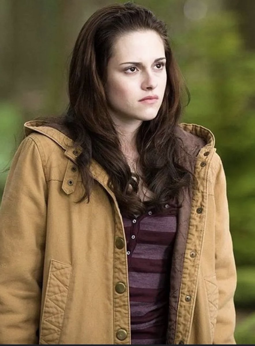 hblitton's tweet photo. a girl at the bar last night told me I was giving off “Bella Swan vibes” and I was very offended so I told my boyfriend and he was like “really? I think you give off Casey Anthony vibes.” I am devastated and will not be leaving the house anymore. https://t.co/XlkMPBdPrH