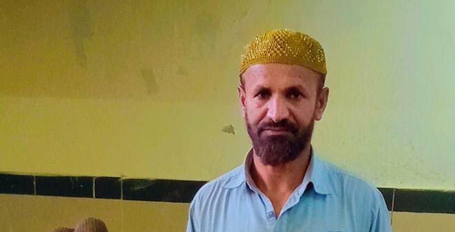 leave_no_trance's tweet photo. I still remember,he was so helpful,used to carry all my luggage to my room.
He wasn't a mere gardener,he was a father,a son,a husband'could be the only earning member of his family.
I ask justice for uncle Allah ditta and his family
#Quaidians_lives_matter
#QAMC_NEEDS_RENOVATION https://t.co/ByZjwIg7xC