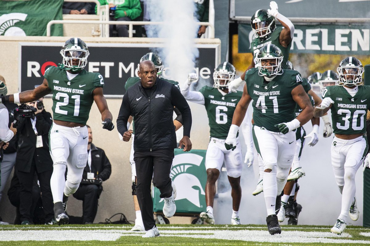 JadynWalker20's tweet photo. Thank you to everyone at Toledo for believing in me, but evaluating my future after an incredible conversation with @ScottieHazelton and receiving an offer from Michigan State, I am excited to announce I will be a Spartan! GO GREEN!!! 💚🤍@Coach_mtucker @PNHuskieFB @CoachTwichPN https://t.co/4Bl5jED2H3