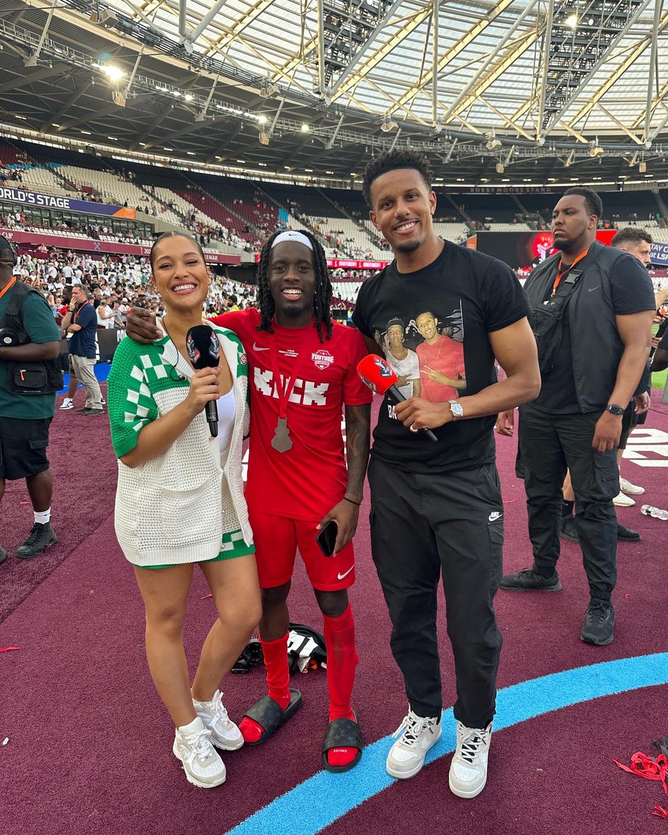 SayNadaa's tweet photo. AND THATS A WRAP! what an incredible day! 🤯 thank you @Sidemen for having me as your touchline presenter! #SidemenCharityMatch https://t.co/RDfu8g9Q2P
