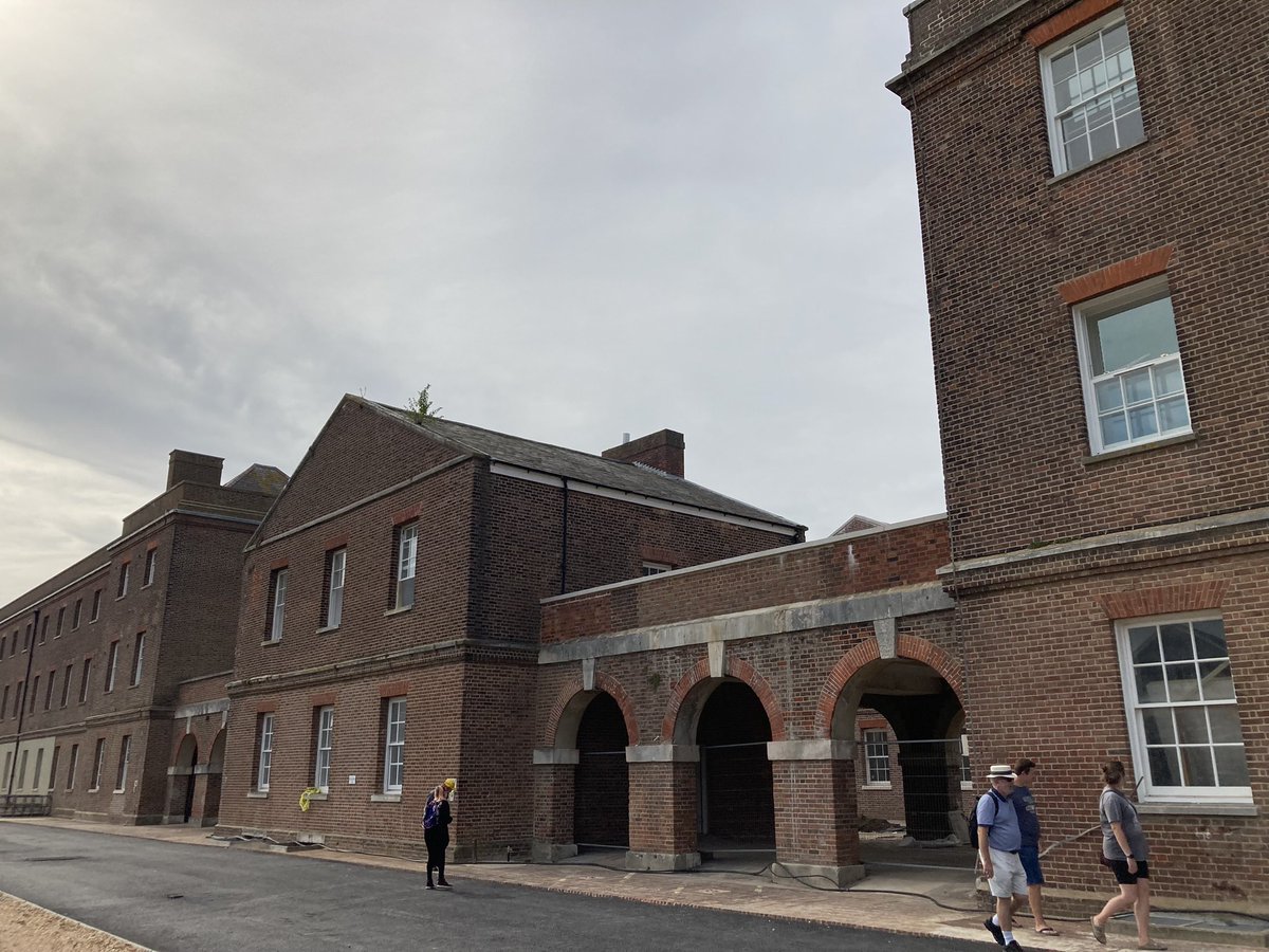 owenclark3's tweet photo. Haslar Hospital - Past and Present. Well worth a visit #Haslar #gosportheritage https://t.co/ag5jCiVut3