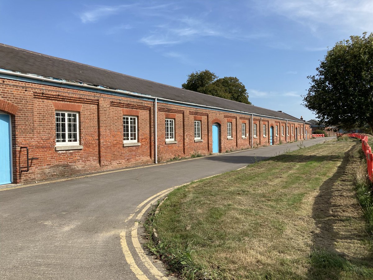 owenclark3's tweet photo. Haslar Hospital - Past and Present. Well worth a visit #Haslar #gosportheritage https://t.co/ag5jCiVut3